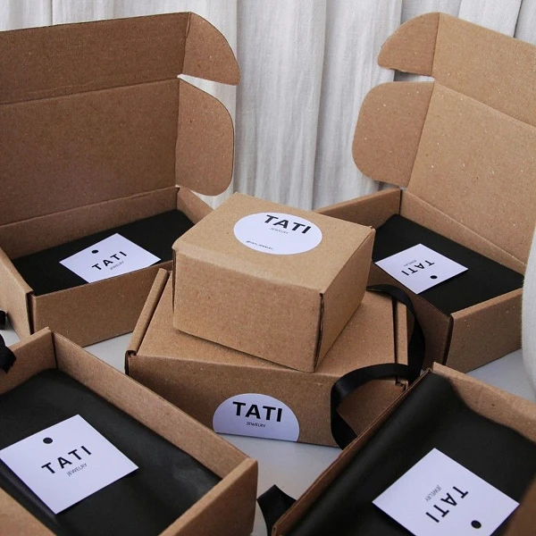 Hộp Giấy Kraft Nắp Gài In Logo Theo Yêu Cầu liên quan